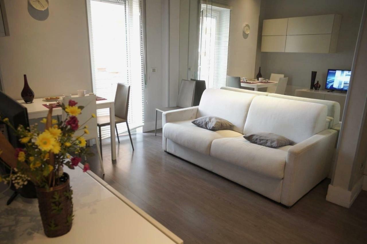 Metro A Modern Apartment Рим Екстер'єр фото